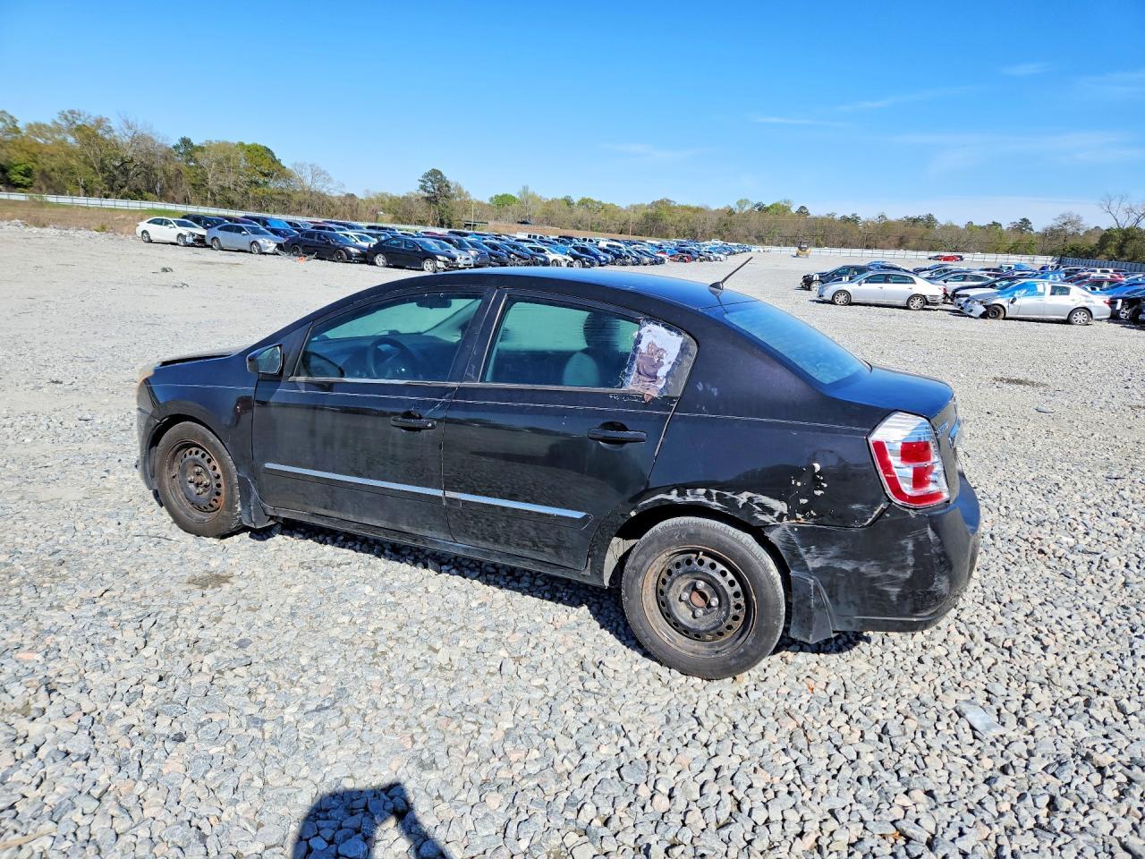 2010 Nissan Sentra 2.0 - Image 2