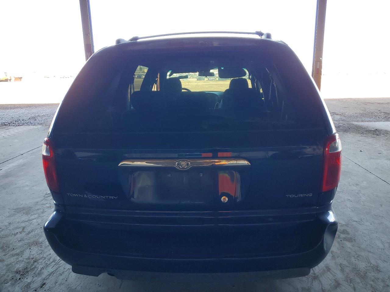 2005 Chrysler Town & Country Touring - Фото 6