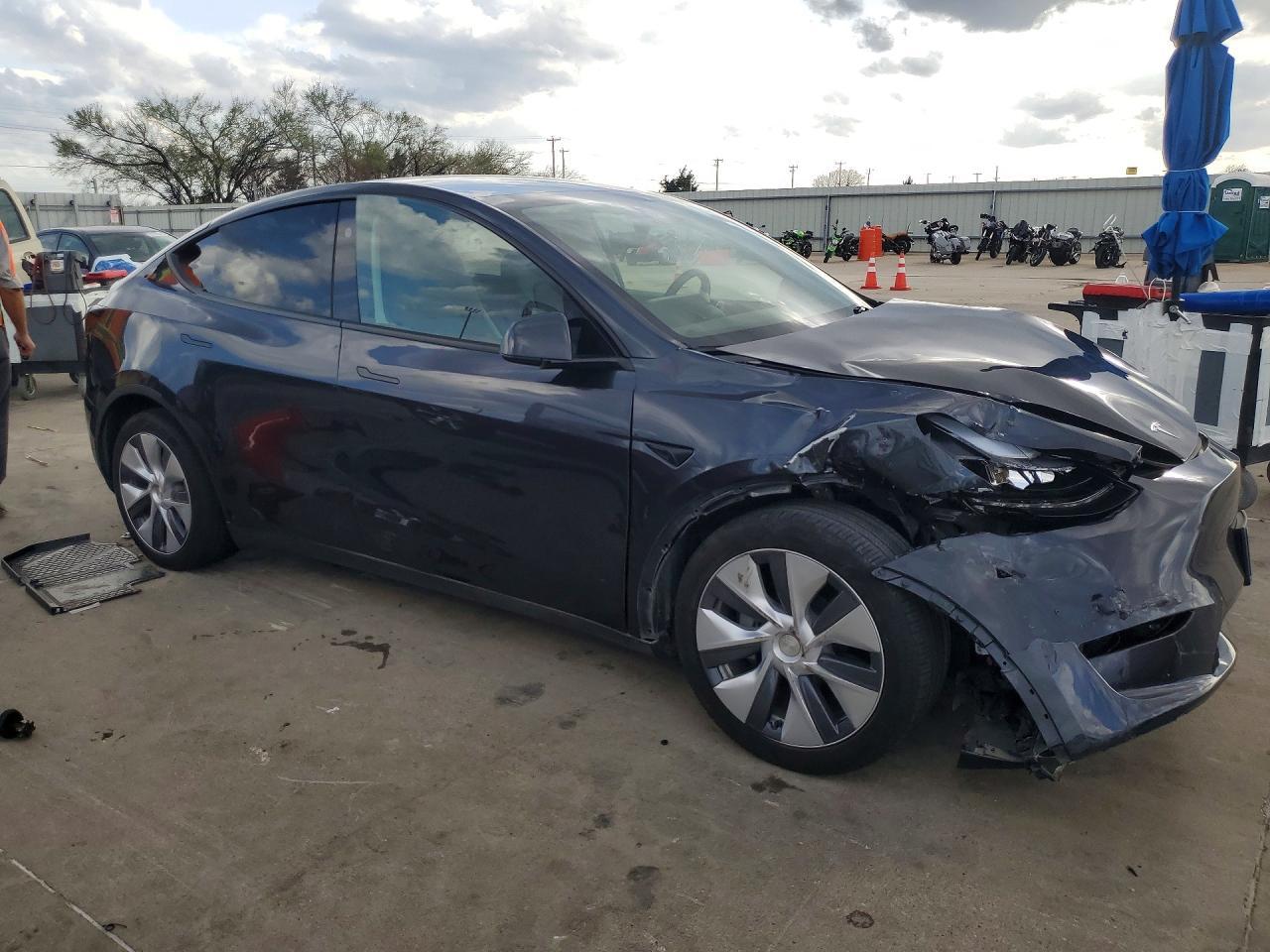 2024 Tesla Model Y - Фото 4