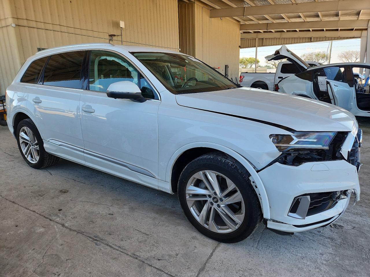 2021 Audi Q7 Premium Plus - Фото 4