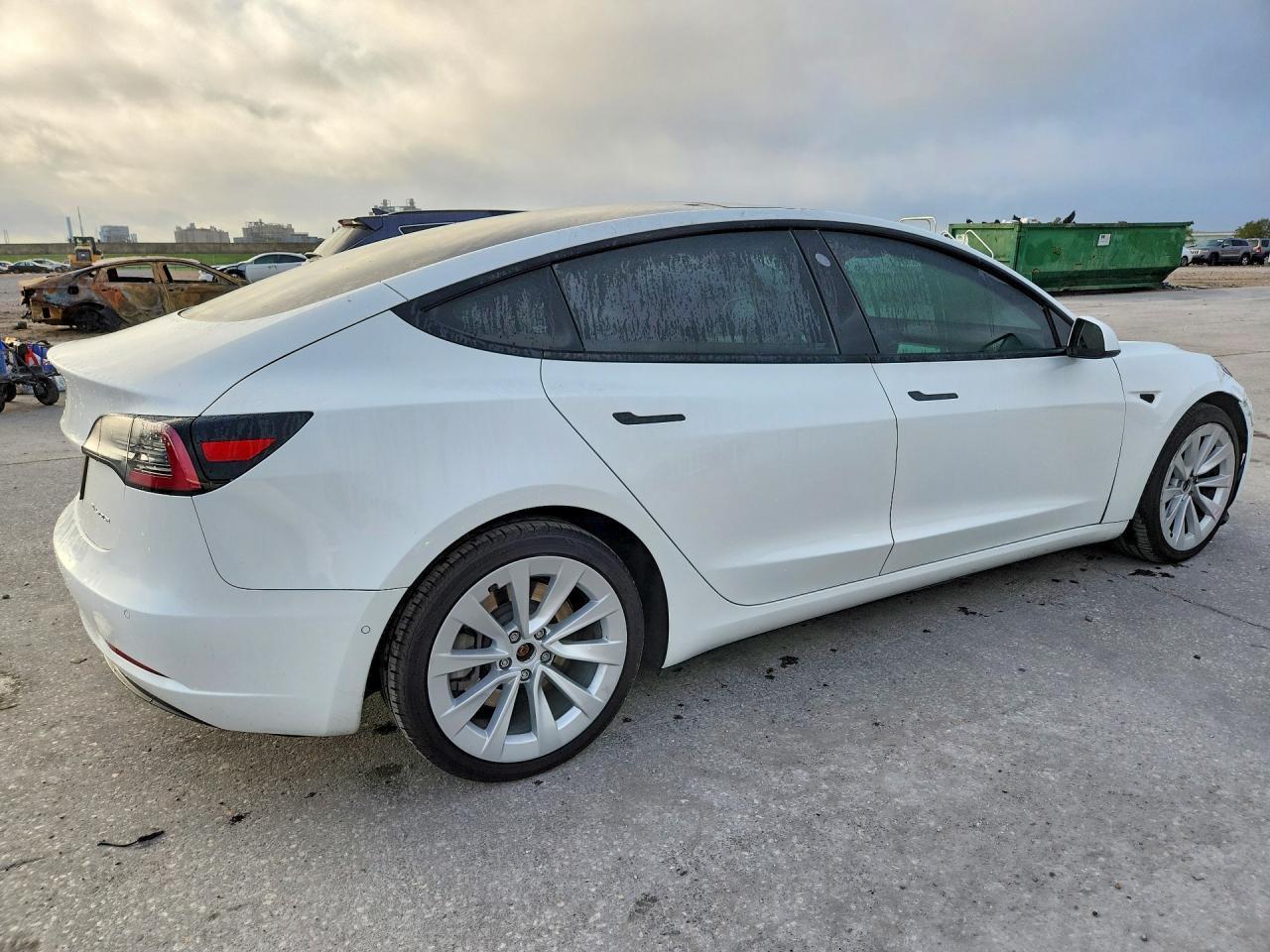 2022 Tesla Model 3 - Фото 3