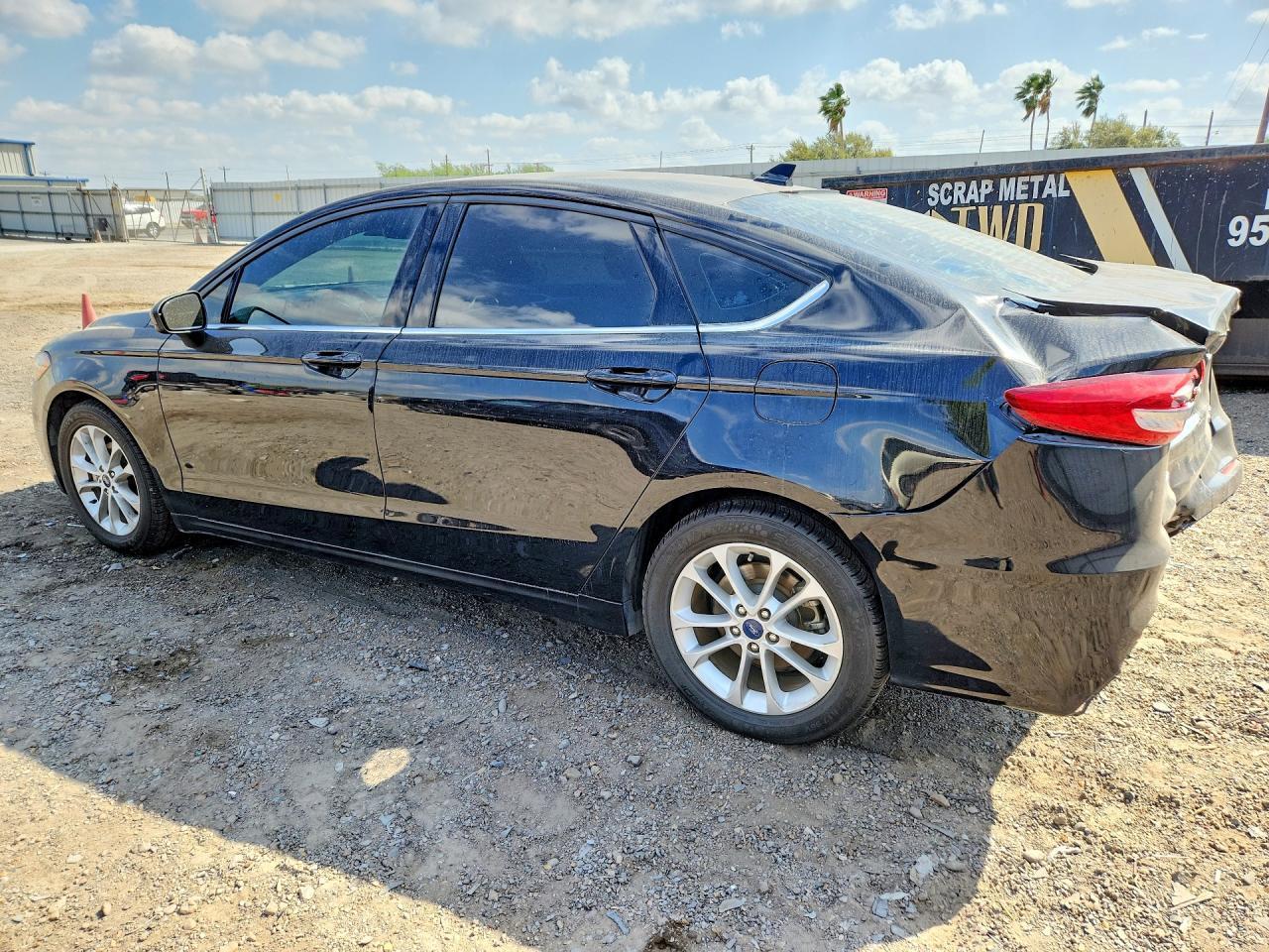 2020 Ford Fusion Se - Фото 2