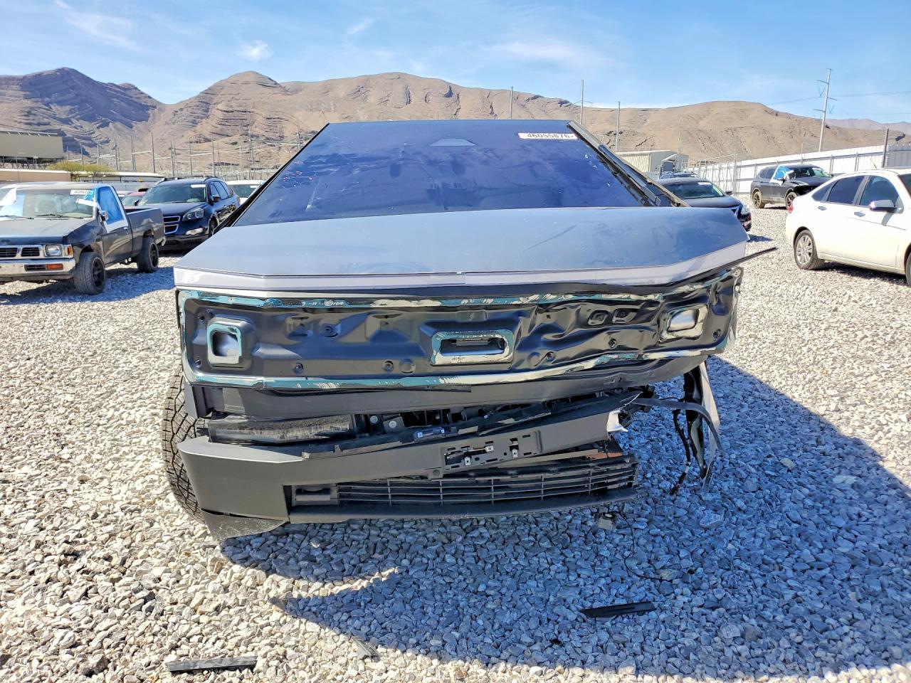 2025 Tesla Cybertruck - Фото 5