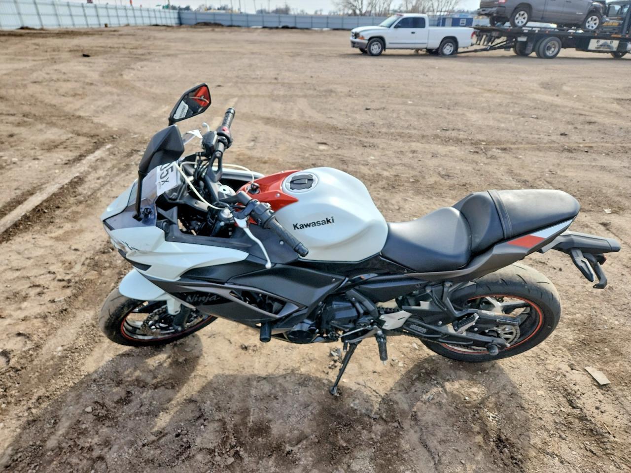 2023 Kawasaki Ex650 - Фото 3
