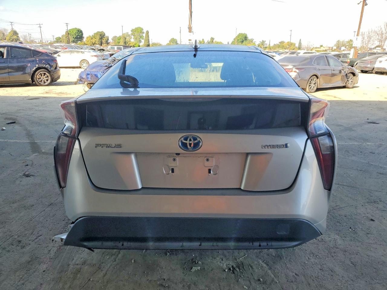2017 Toyota Prius Two - Фото 6