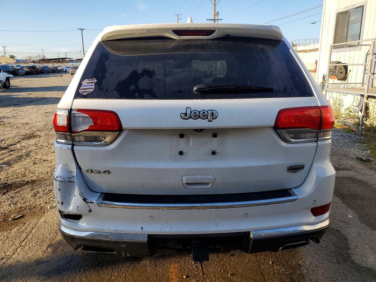 2014 Jeep Grand Cherokee Summit - Image 6