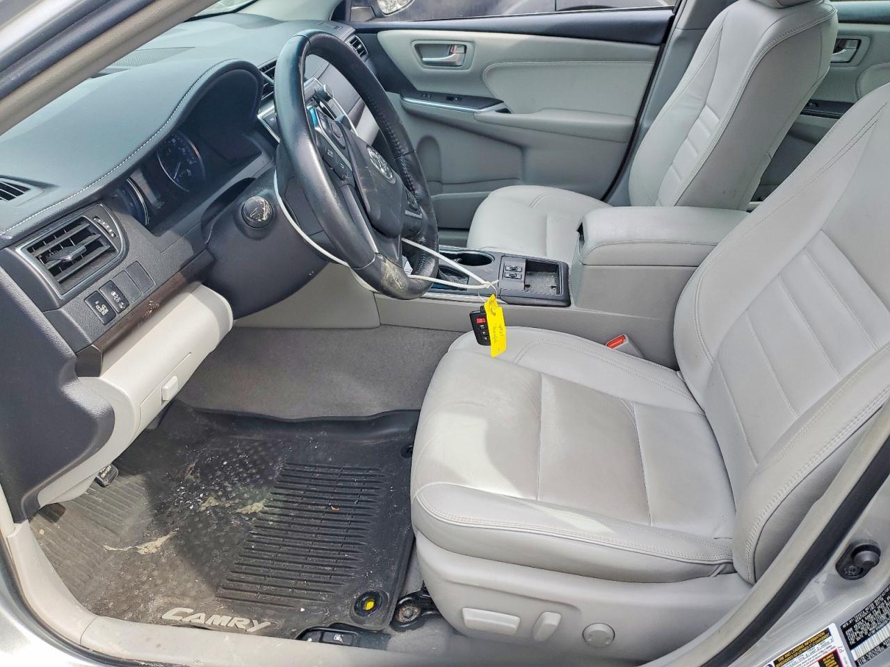 2016 Toyota Camry Xle - Image 7