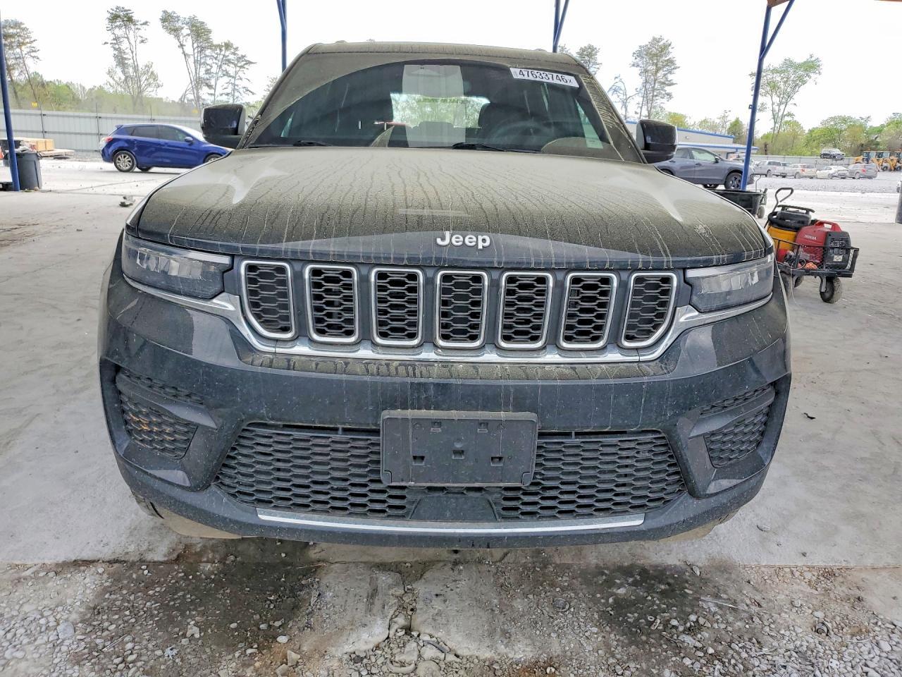 2024 Jeep Grand Cherokee Laredo - Image 5