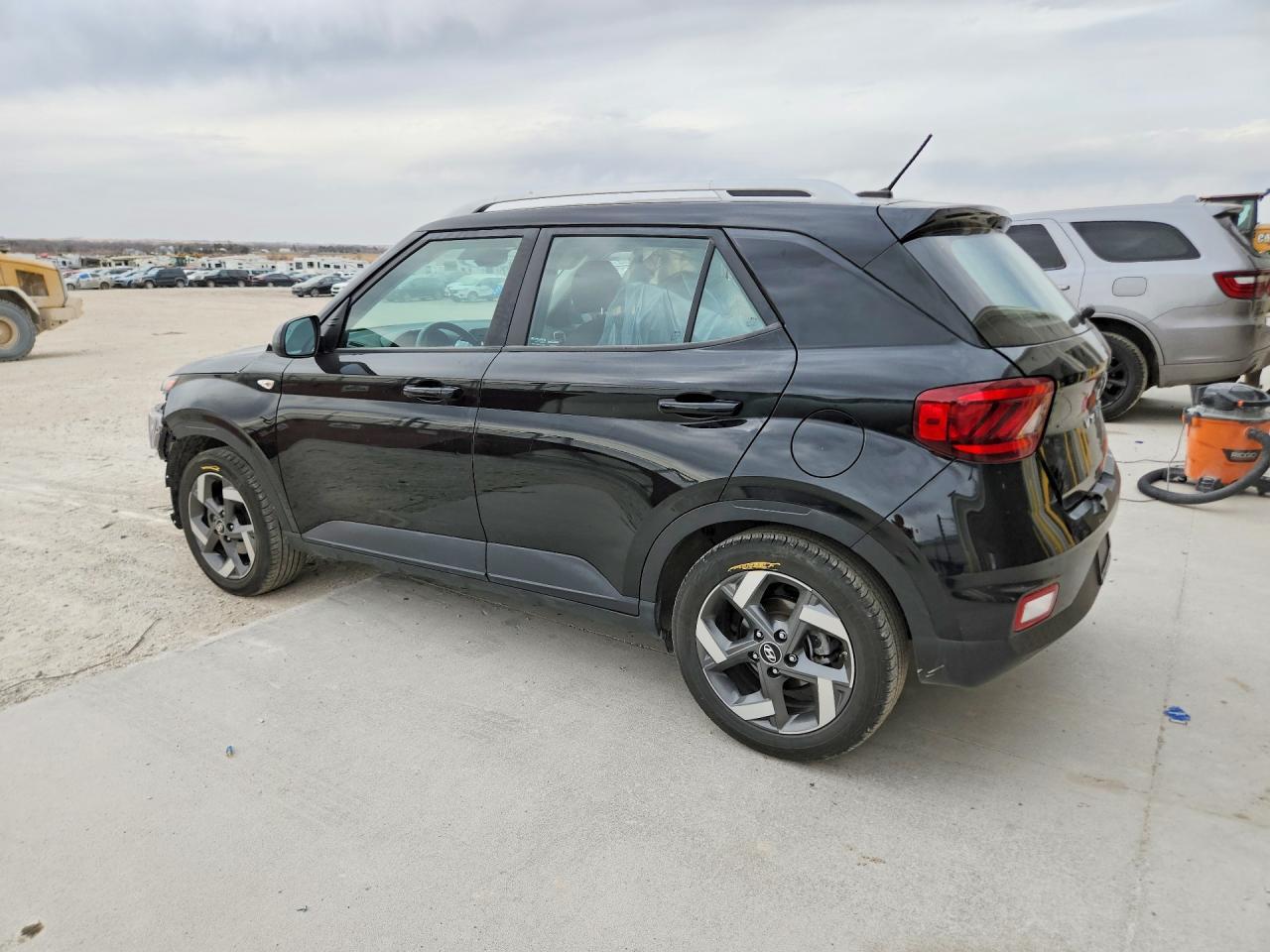 2024 Hyundai Venue Sel - Image 2