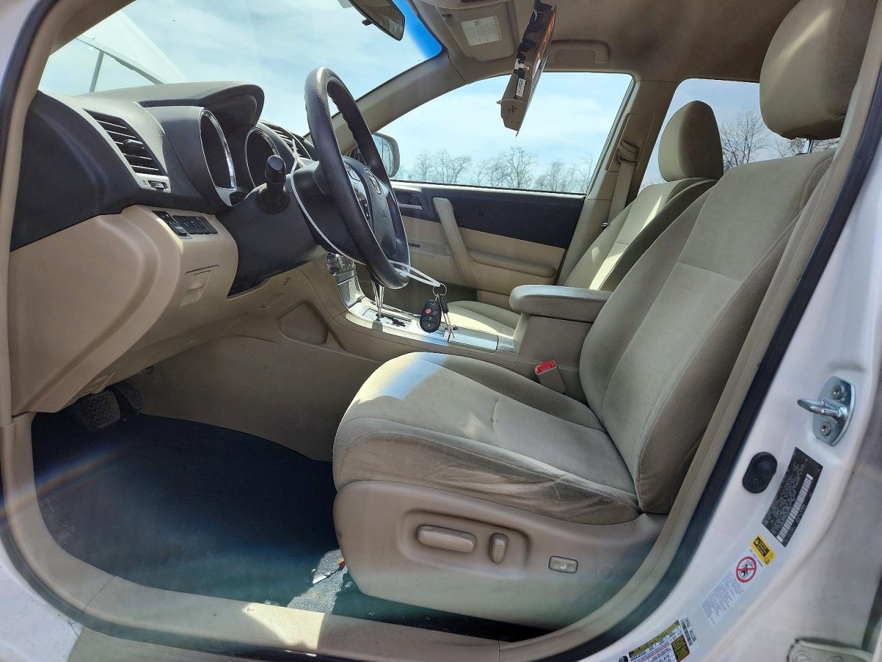 2013 Toyota Highlander Plus - Image 7
