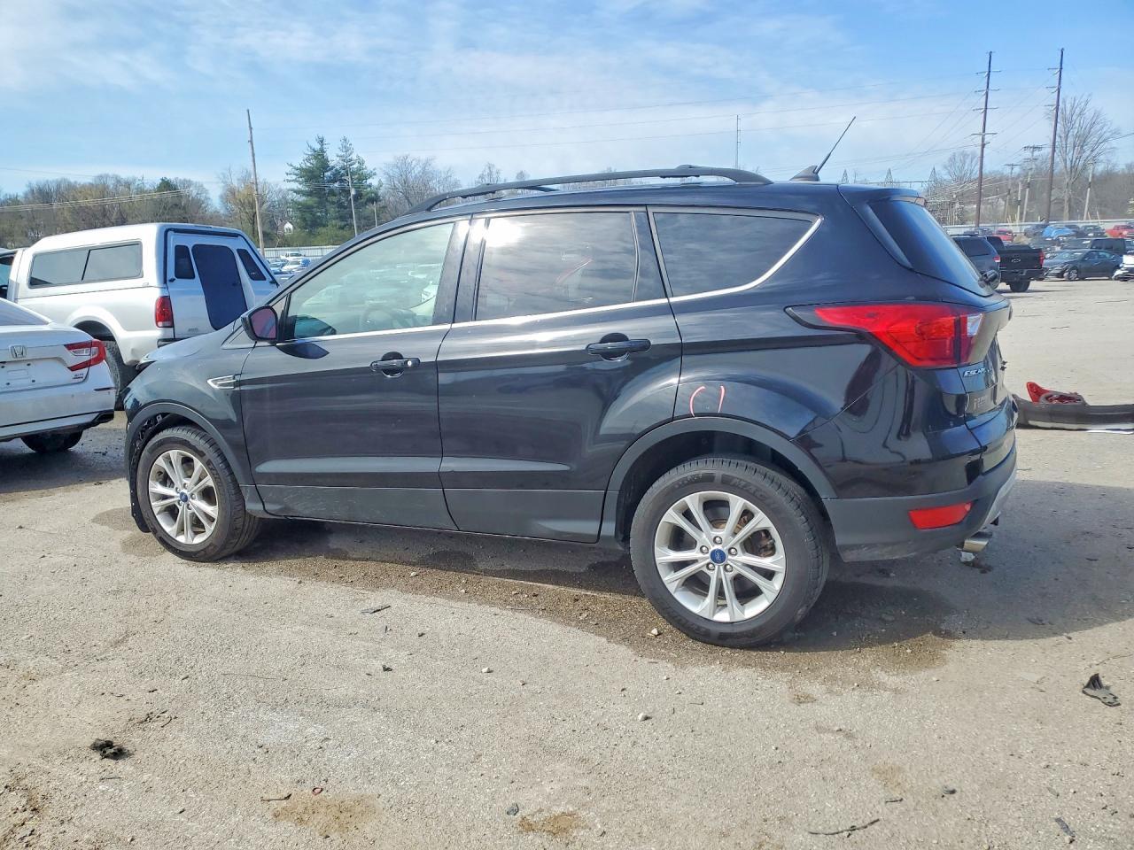 2019 Ford Escape Se - Фото 2