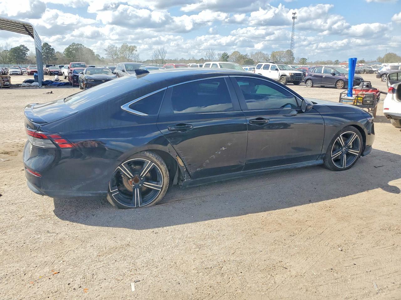 2023 Honda Accord Hybrid Sport - Image 3