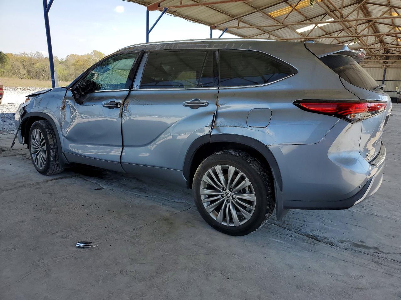2020 Toyota Highlander Platinum - Фото 2