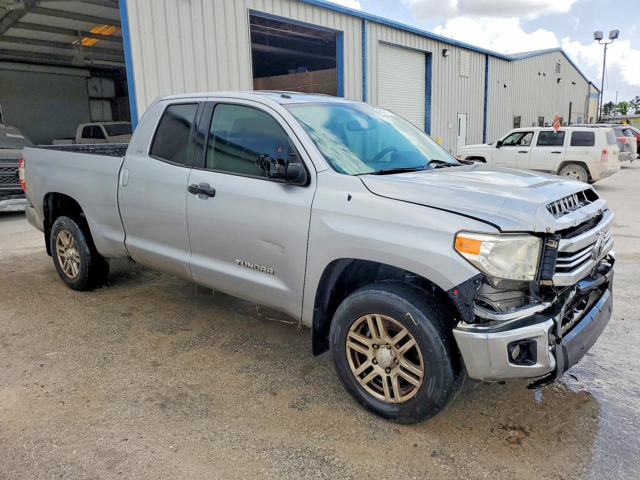 2016 Toyota Tundra Sr5 - Image 4