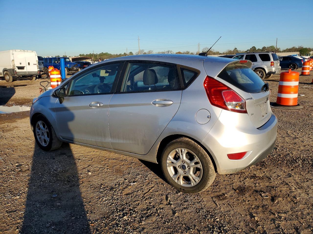 2018 Ford Fiesta Se - Фото 2