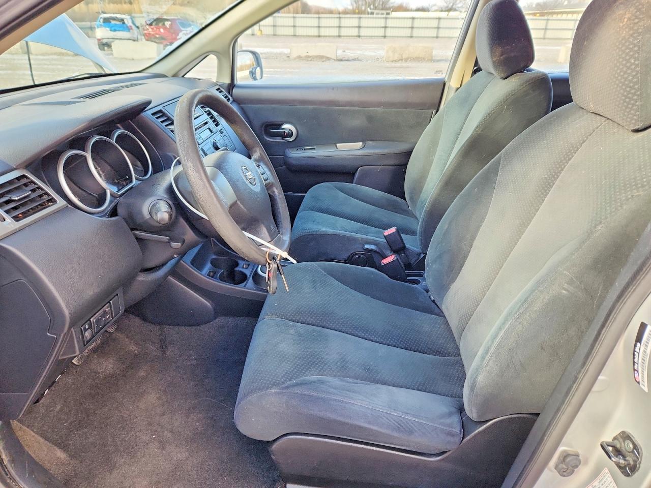 2011 Nissan Versa 1.8 S - Image 7