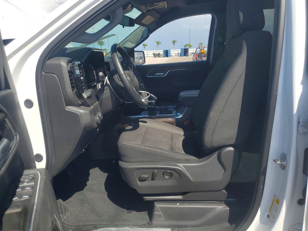 2025 Chevrolet Silverado C1500 Rst - Image 7
