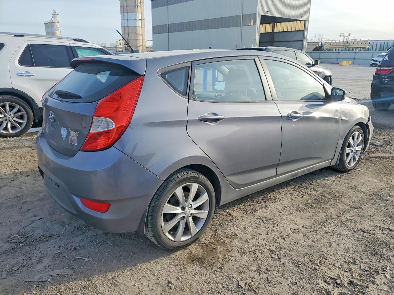 2014 Hyundai Accent Se - Image 3