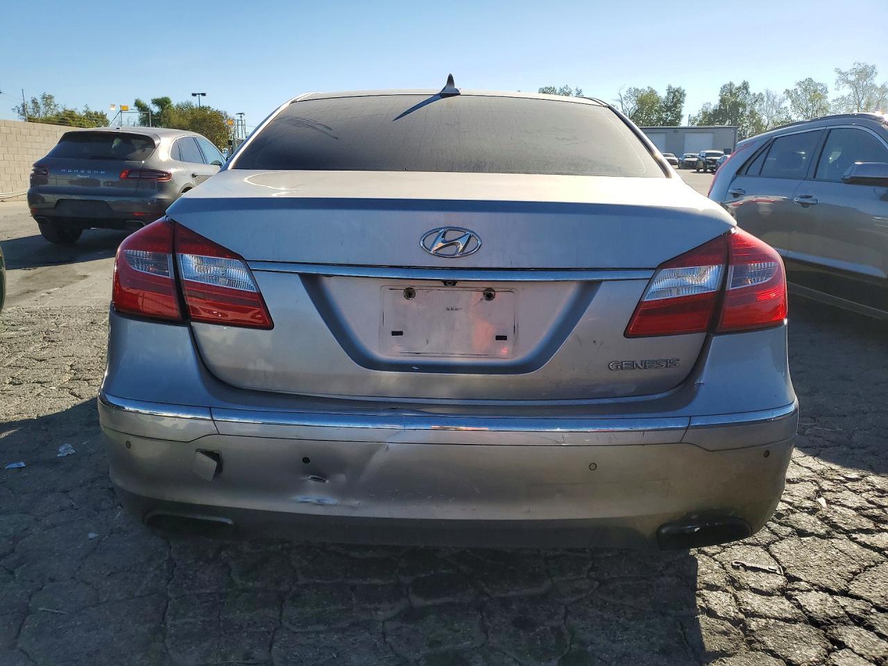 2012 Hyundai Genesis 3.8L V6 - Фото 6