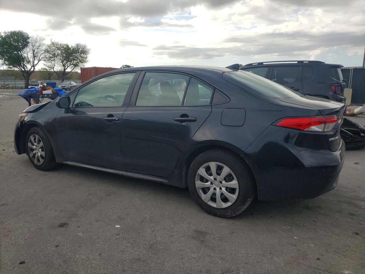 2021 Toyota Corolla Le - Image 2