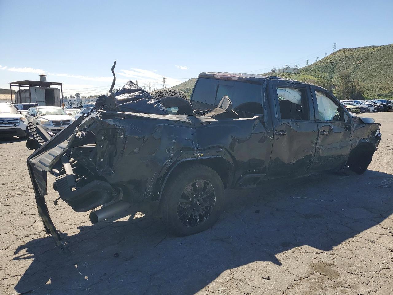 2024 GMC Sierra K3500 Denali Ultimate - Image 3