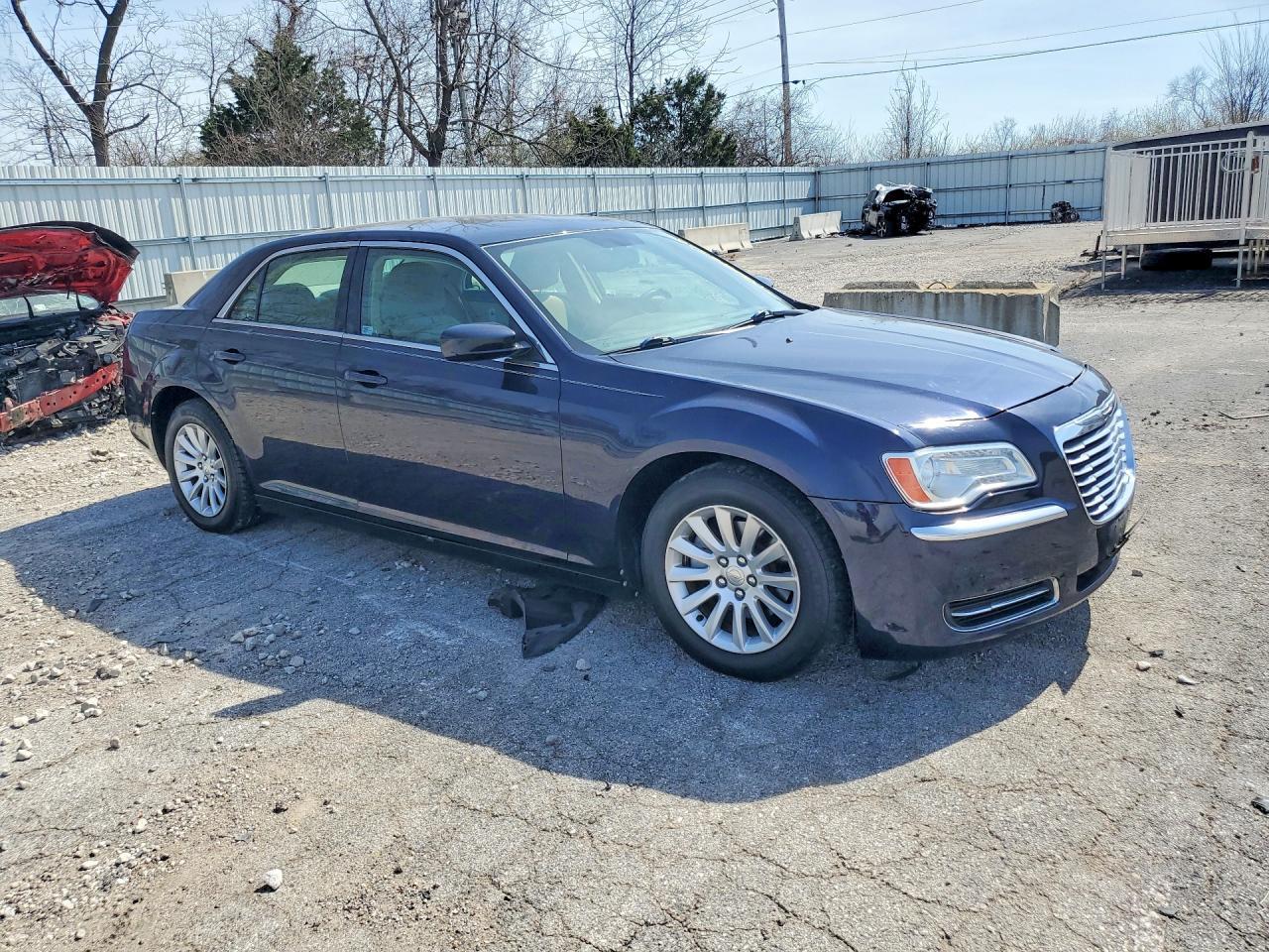 2012 Chrysler 300 - Фото 4