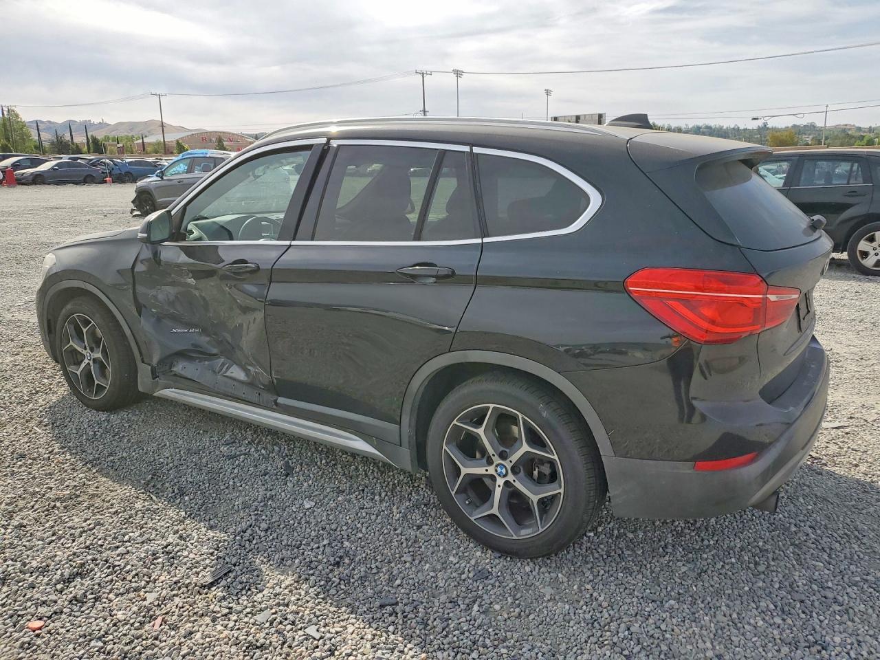 2018 BMW X1 xDrive28I - Фото 2