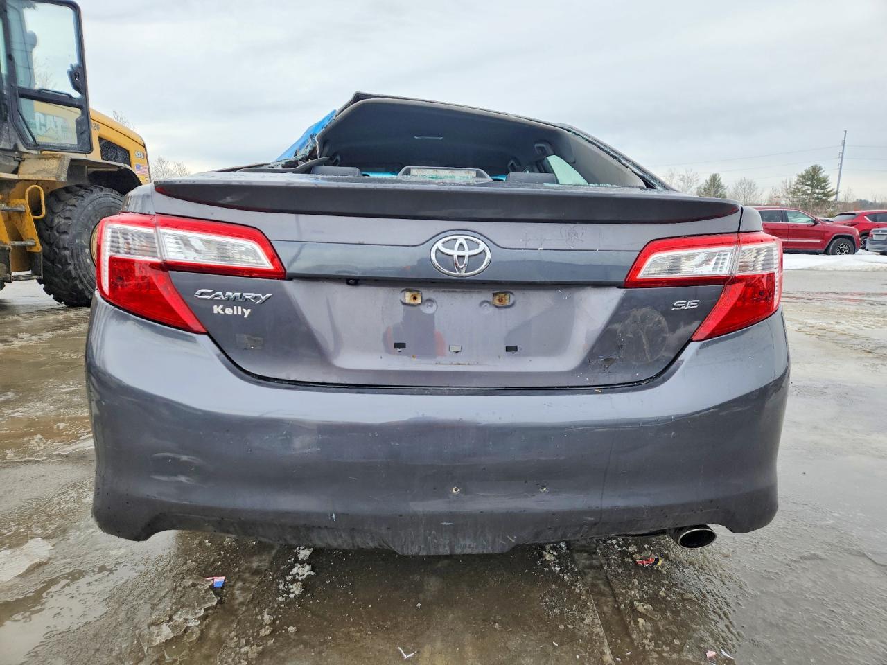 2014 Toyota Camry L - Image 6
