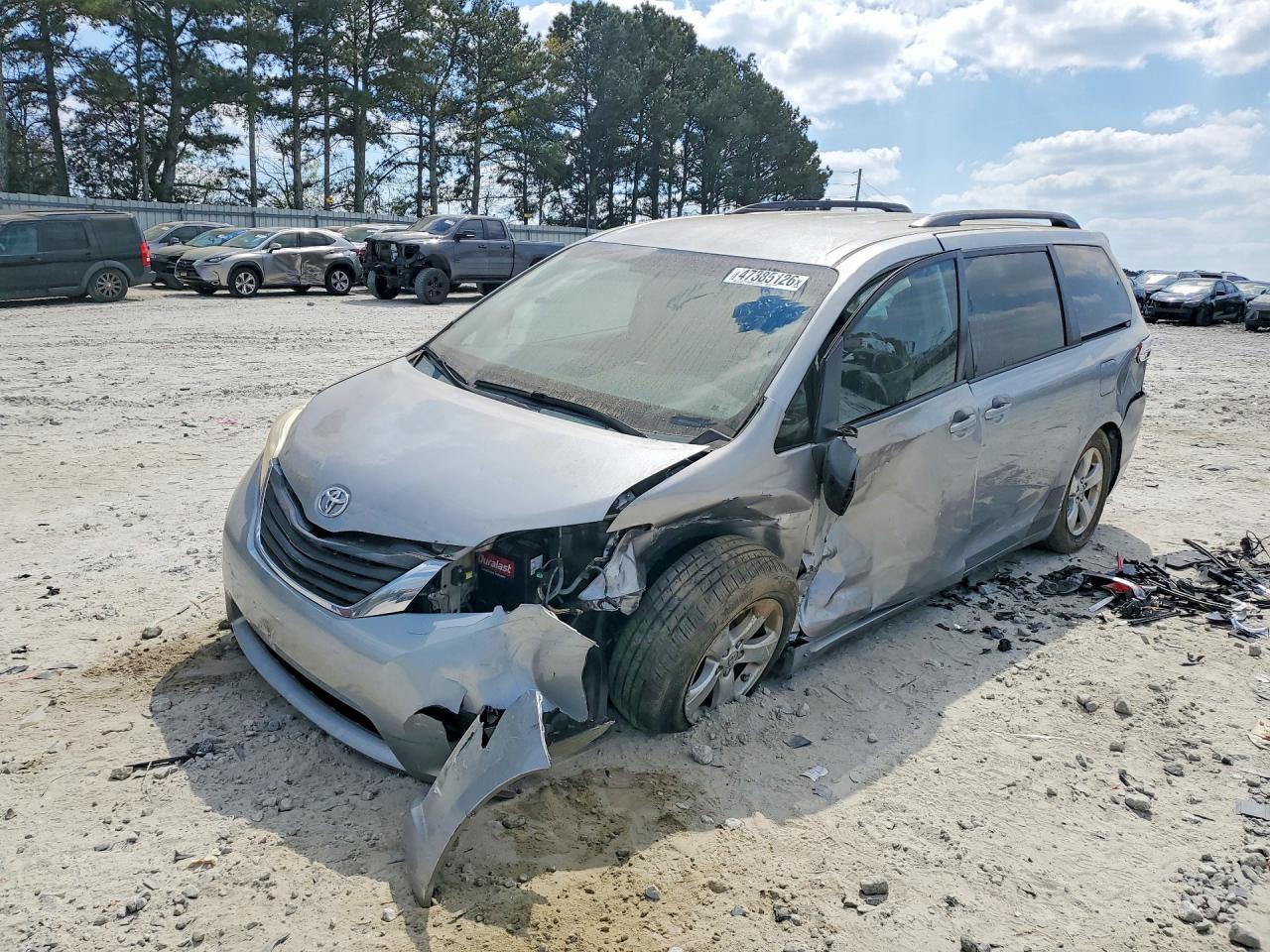 2013 Toyota Sienna Le 8-Passenger