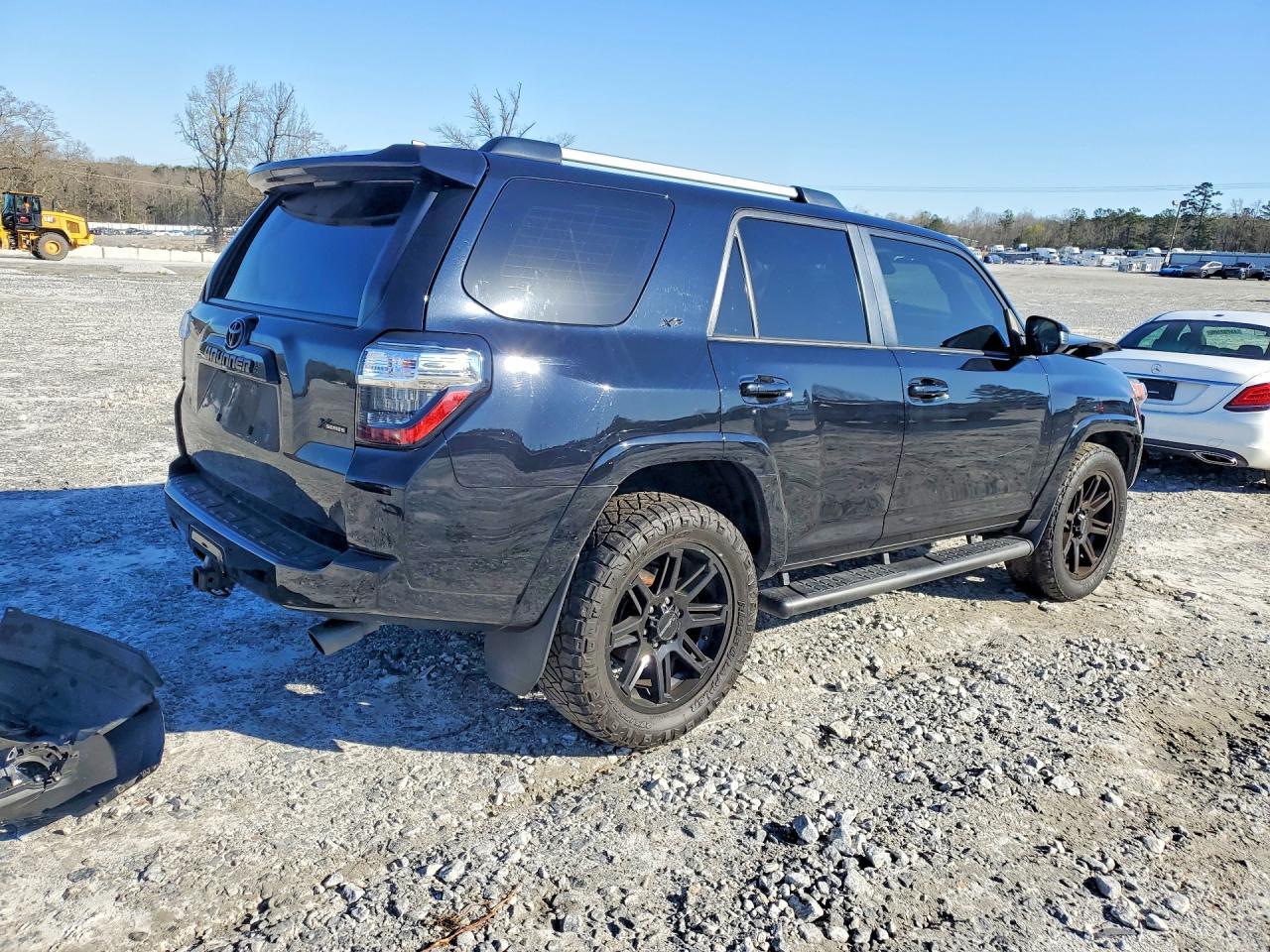 2022 Toyota 4Runner Sr5 - Image 3