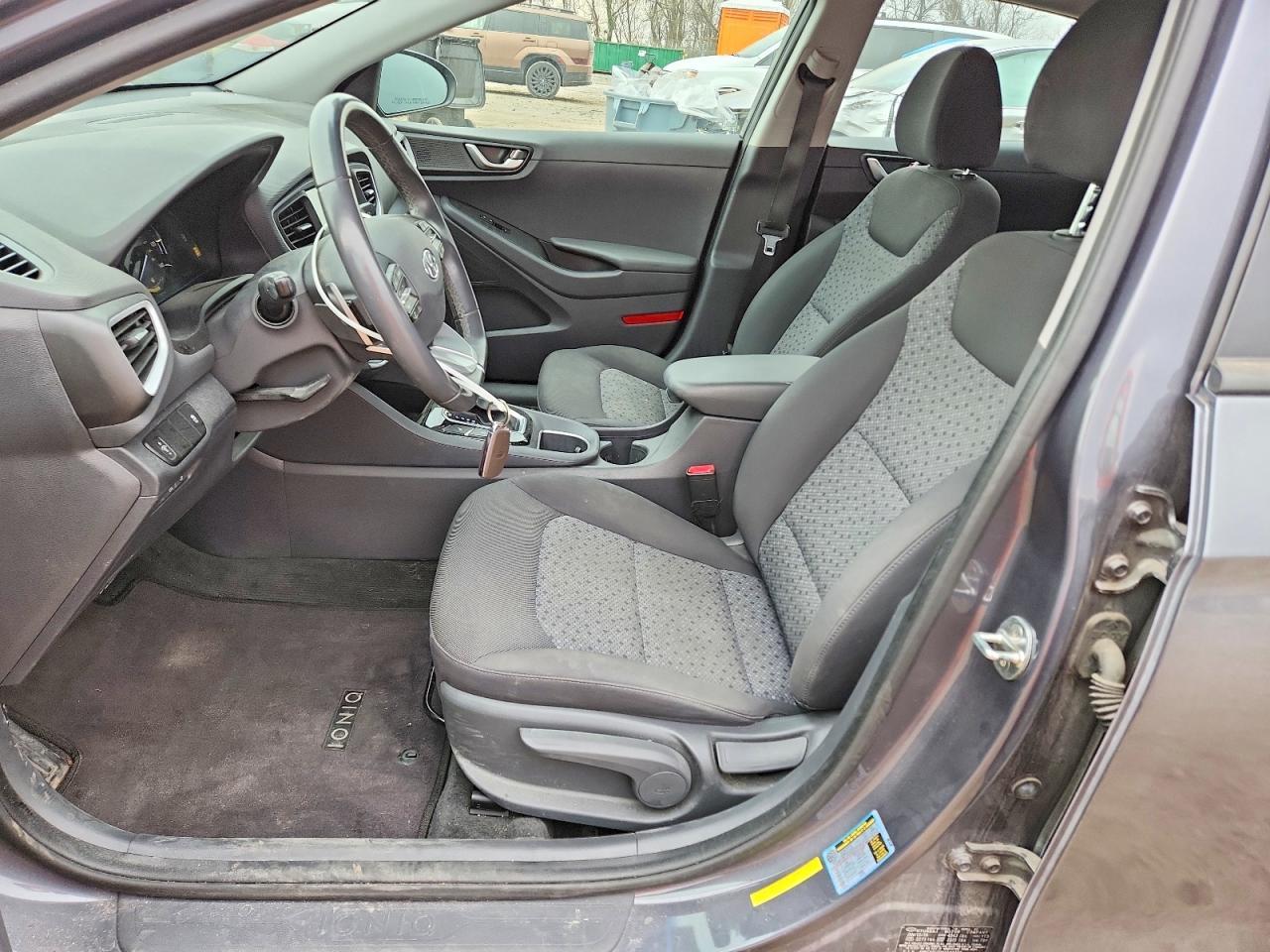 2019 Hyundai Ioniq Plug-In Hybrid Base - Image 7