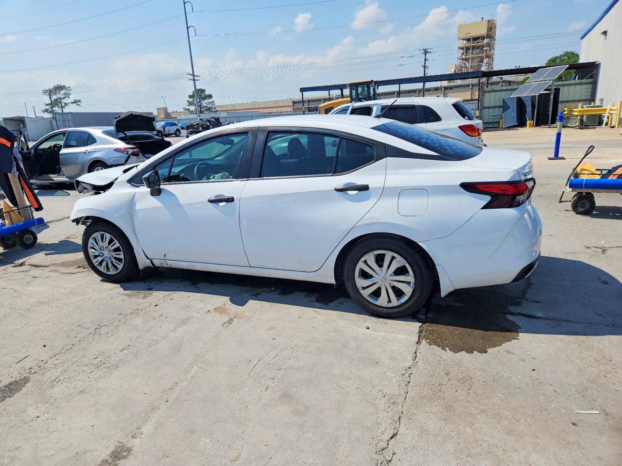 2020 Nissan Versa S - Image 2