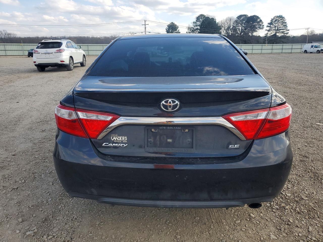 2017 Toyota Camry Se - Фото 6