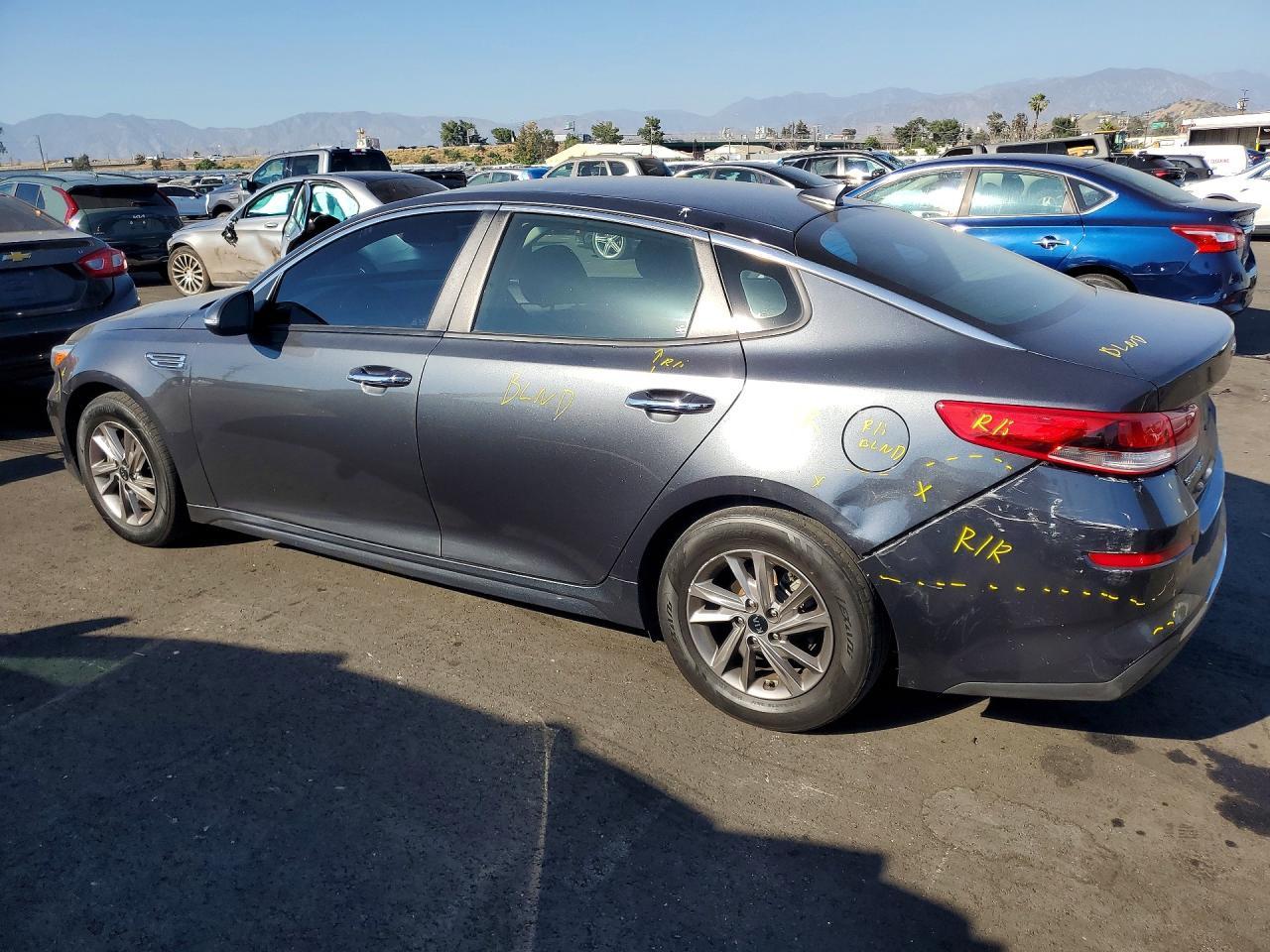 2020 Kia Optima - Фото 2