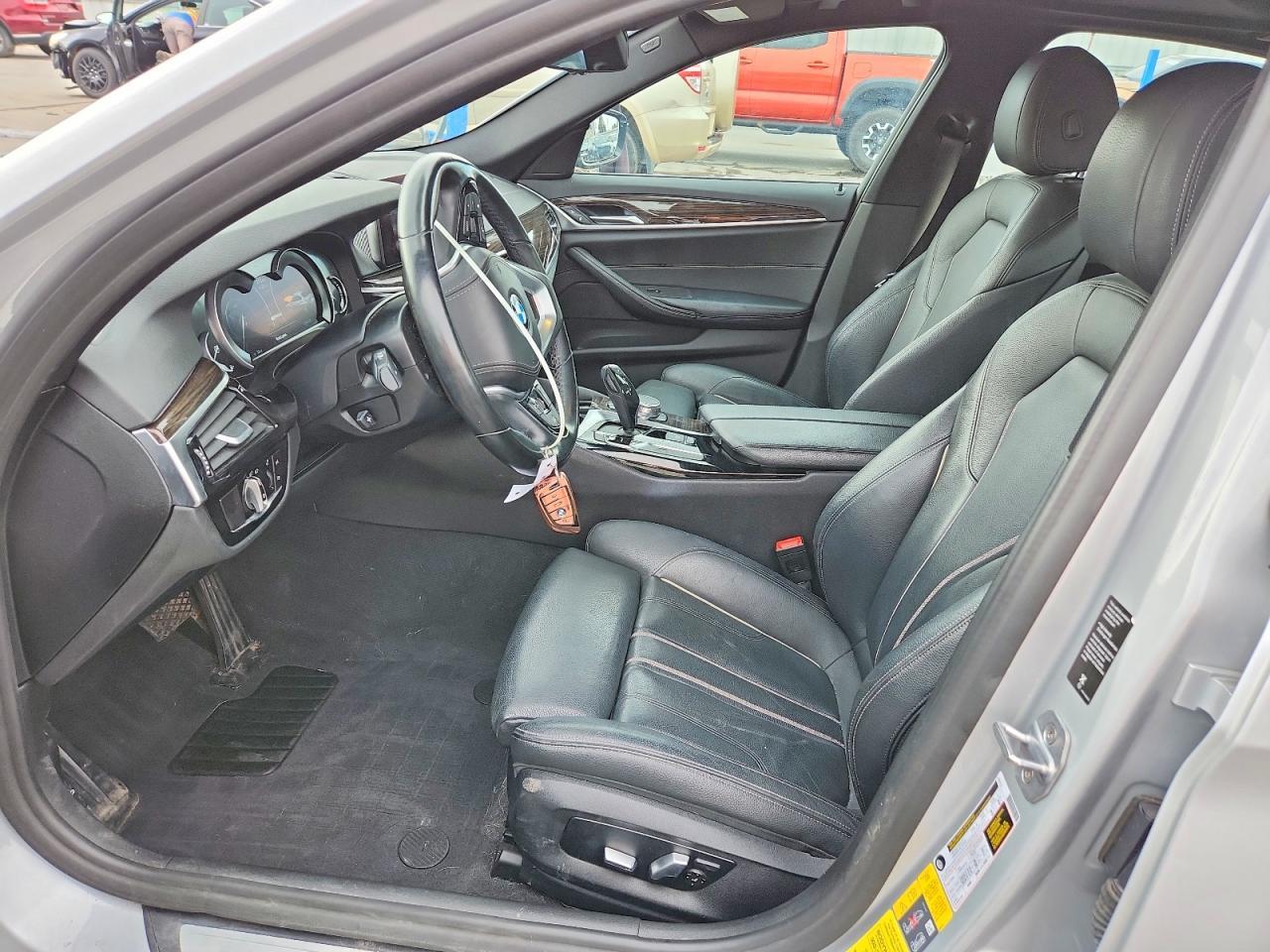 2019 BMW 530Xe - Фото 7