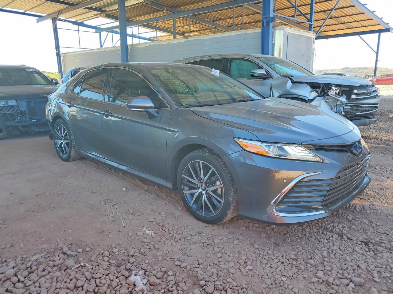 2024 Toyota Camry Hybrid Xle - Image 4