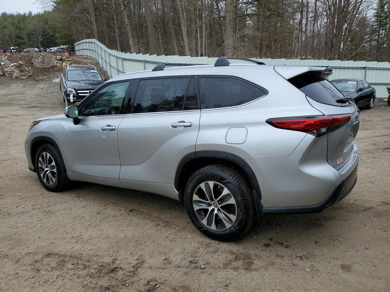 2022 Toyota Highlander Xle - Фото 2