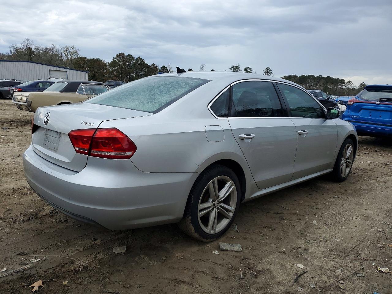 2014 Volkswagen Passat Se - Фото 3