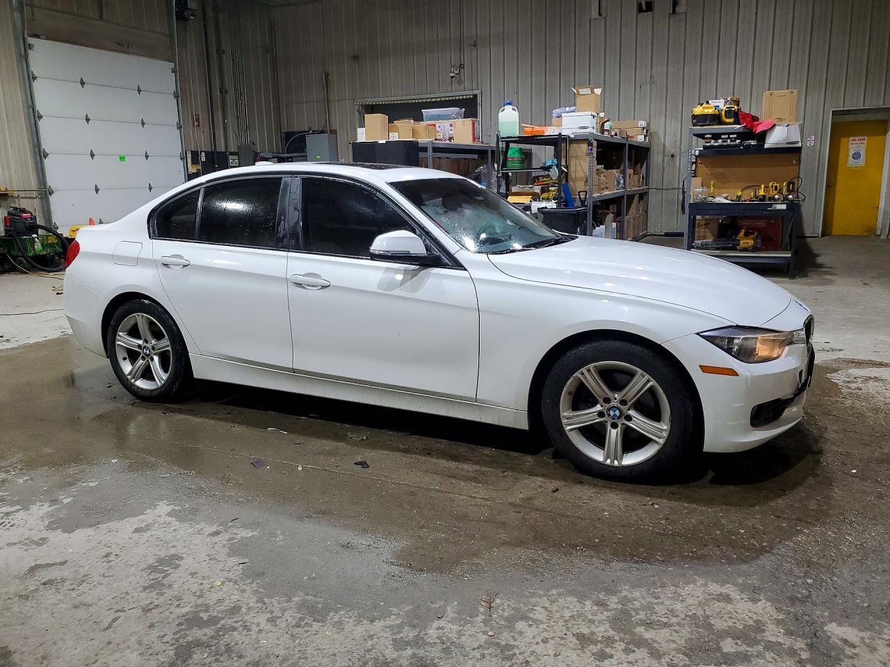 2013 BMW 328 Xi - Image 4