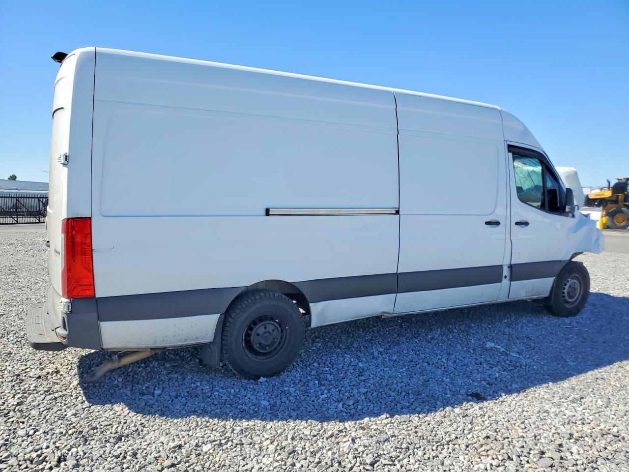 2021 Mercedes Benz Sprinter 2500 Delivery Van - Фото 3