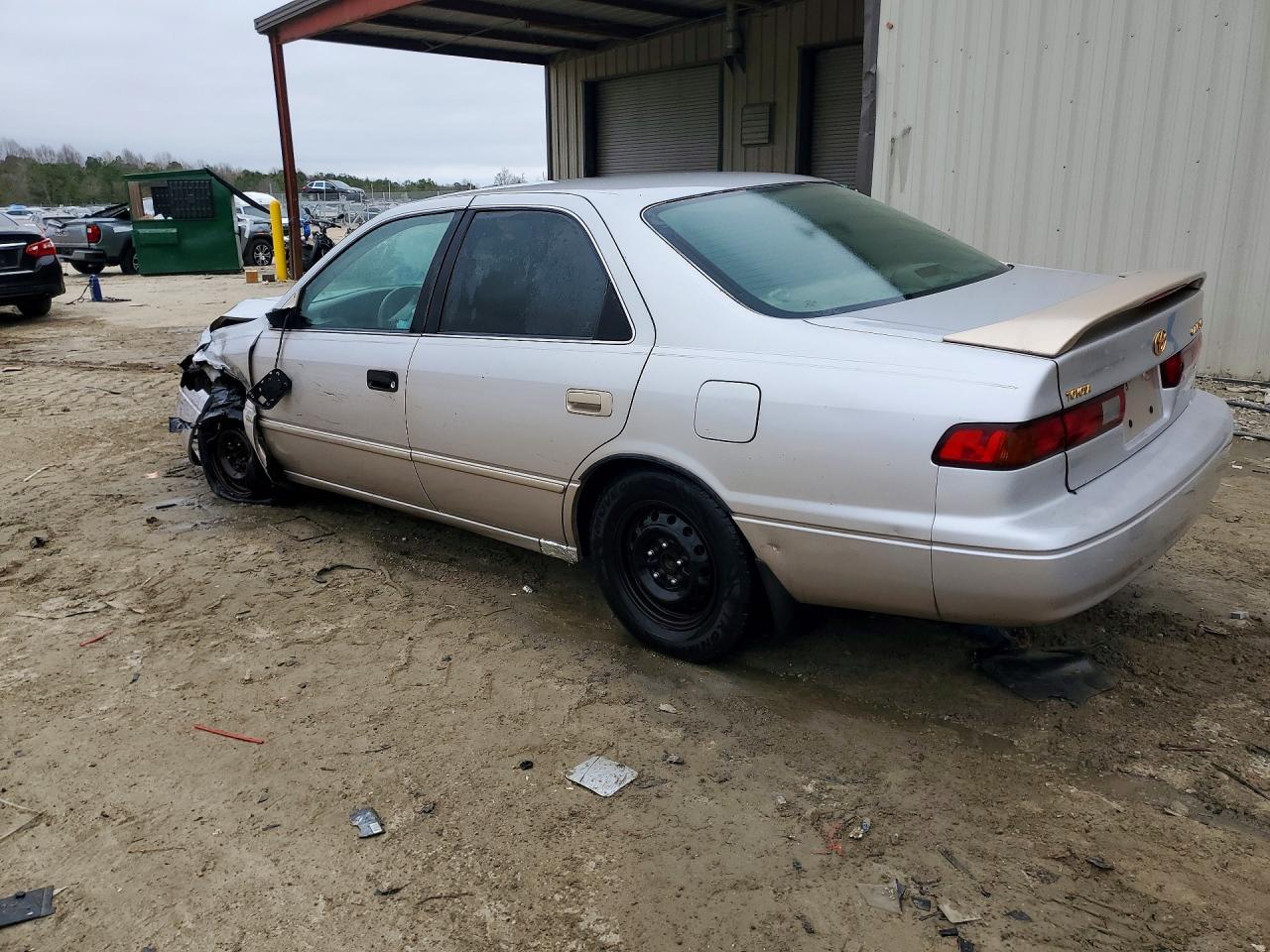 1998 Toyota Camry Le - Image 2