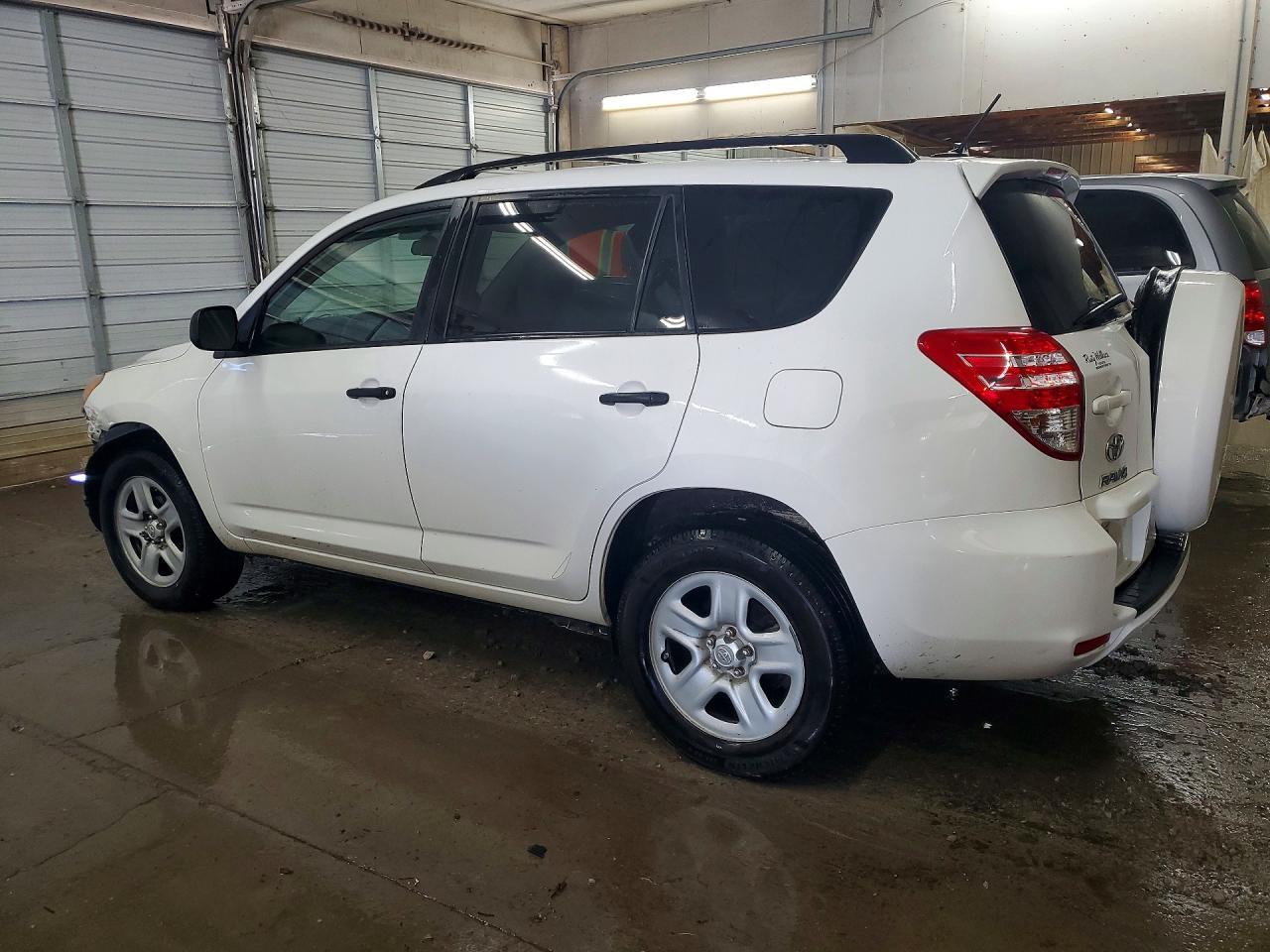 2012 Toyota Rav4 Base - Фото 2