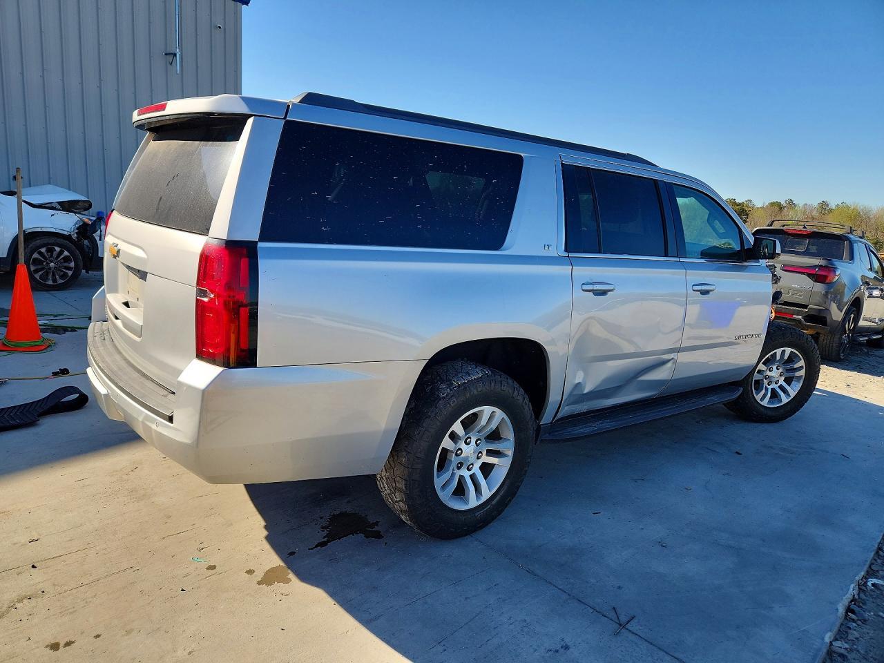 2019 Chevrolet Suburban C1500 Lt - Фото 3