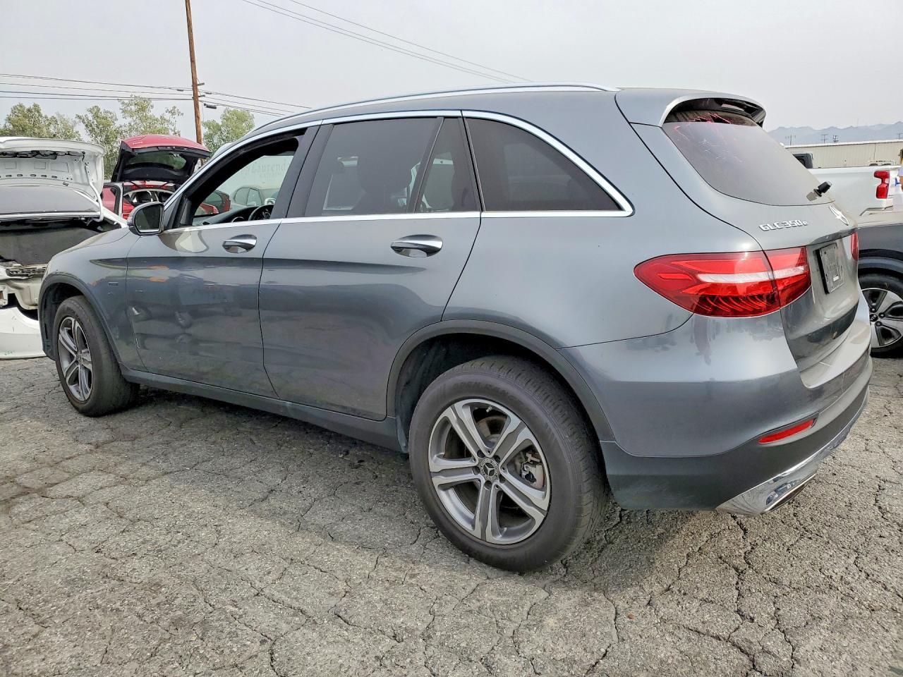 2019 Mercedes-Benz Glc 350E - Image 2