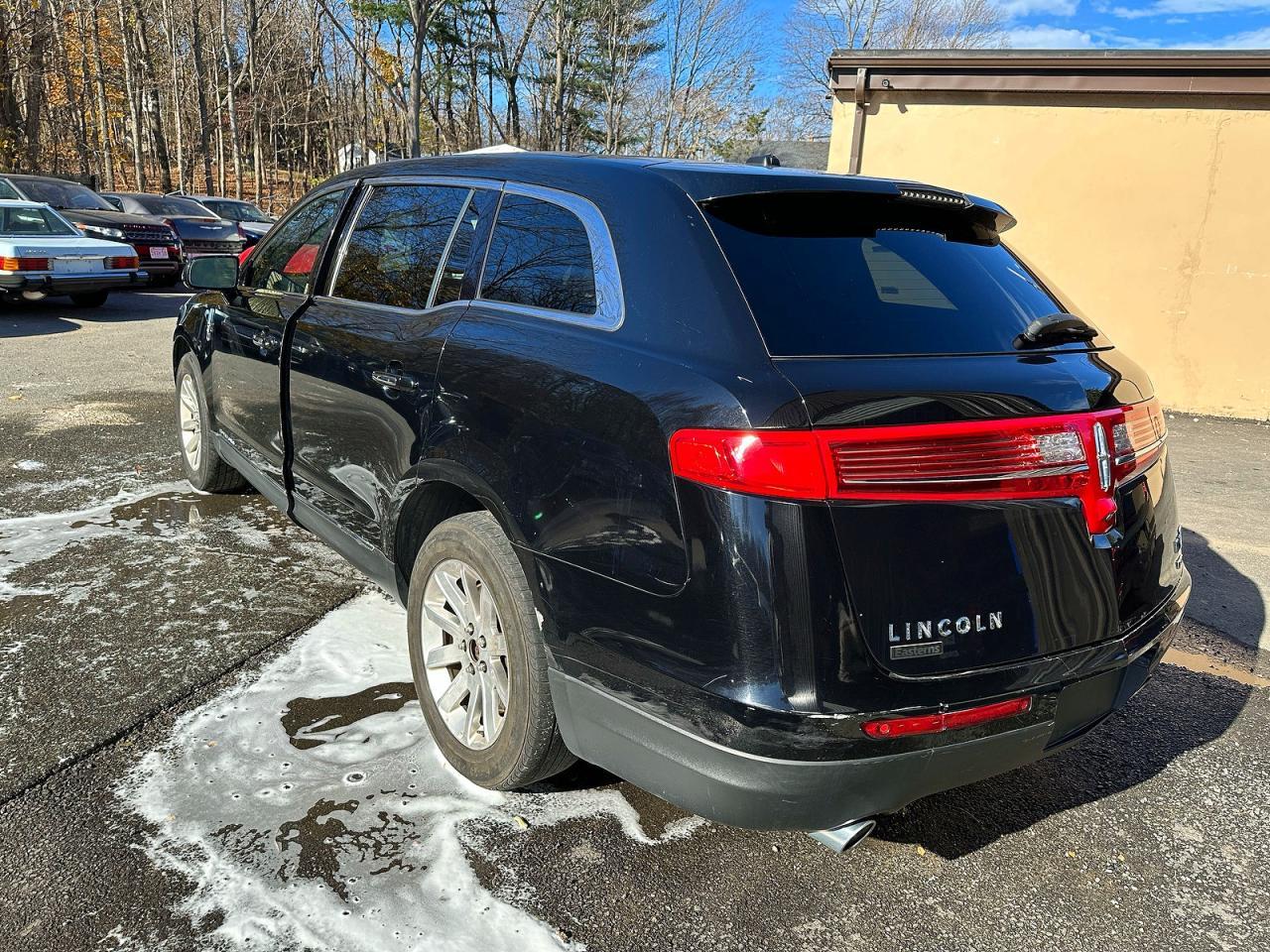 2018 Lincoln Mkt - Image 3