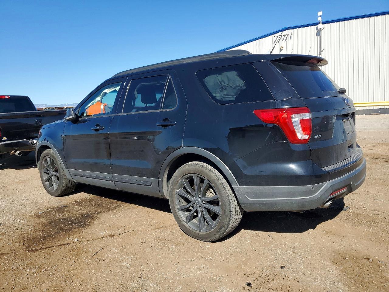 2018 Ford Explorer Xlt - Фото 2