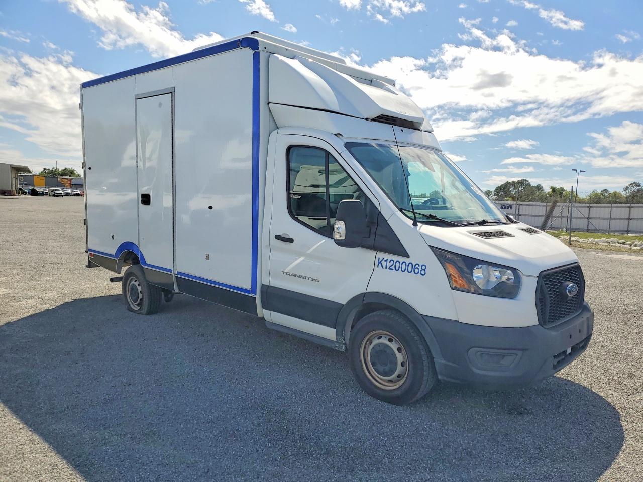 2020 Ford Transit Delivery Truck - Фото 4