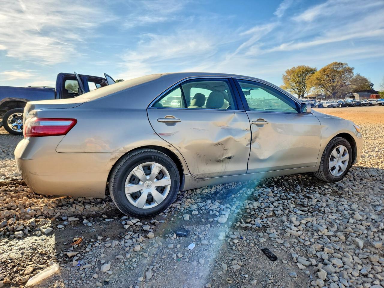 2009 Toyota Camry Le - Image 3