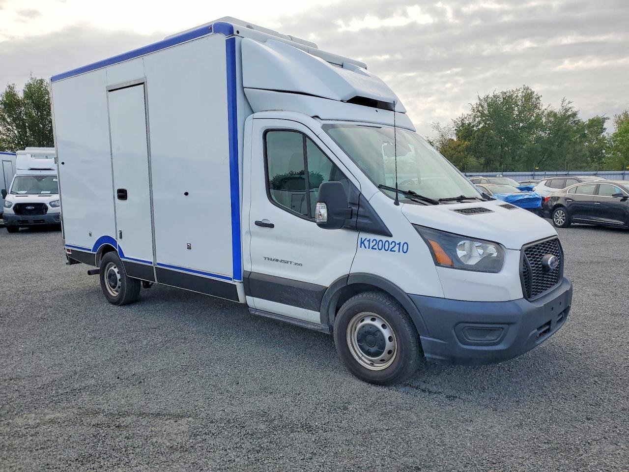 2020 Ford Transit Delivery Truck - Фото 4