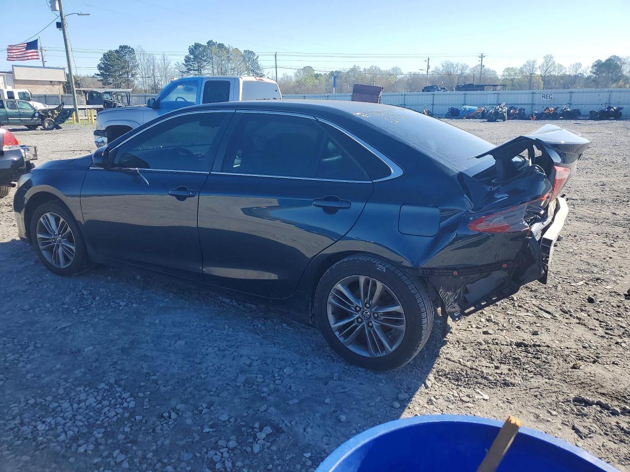 2017 Toyota Camry Se - Image 2